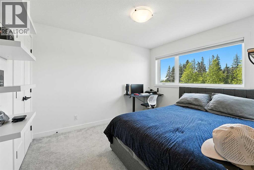 Single Family House for Sale in  Emmett Crescent Evergreen Red Deer 