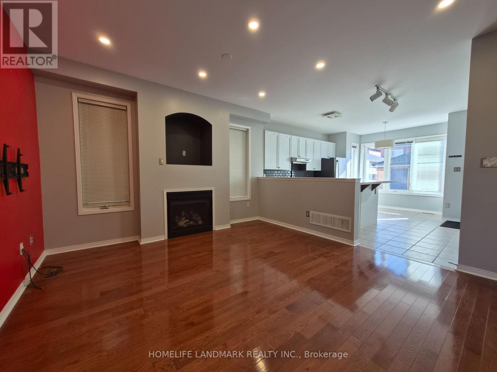 Photo 4 of 63 Delray Drive, Markham ON