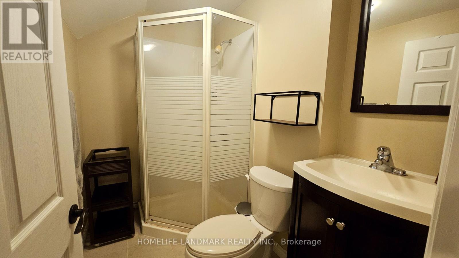Photo 12 of 63 Delray Drive, Markham ON