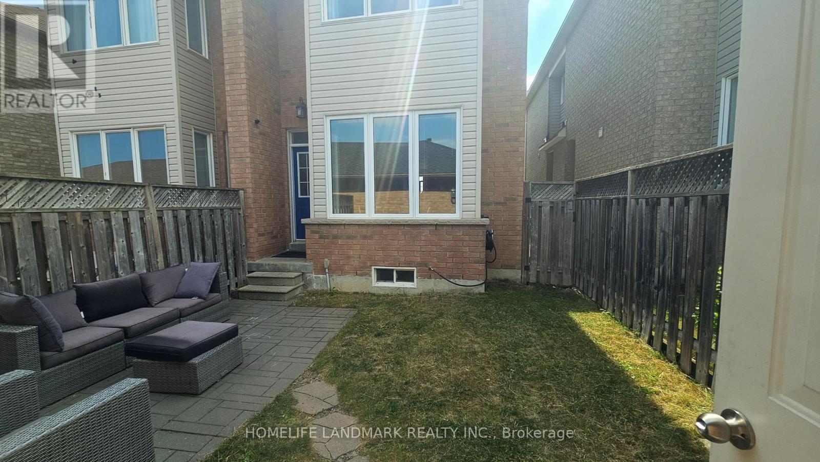 Photo 16 of 63 Delray Drive, Markham ON