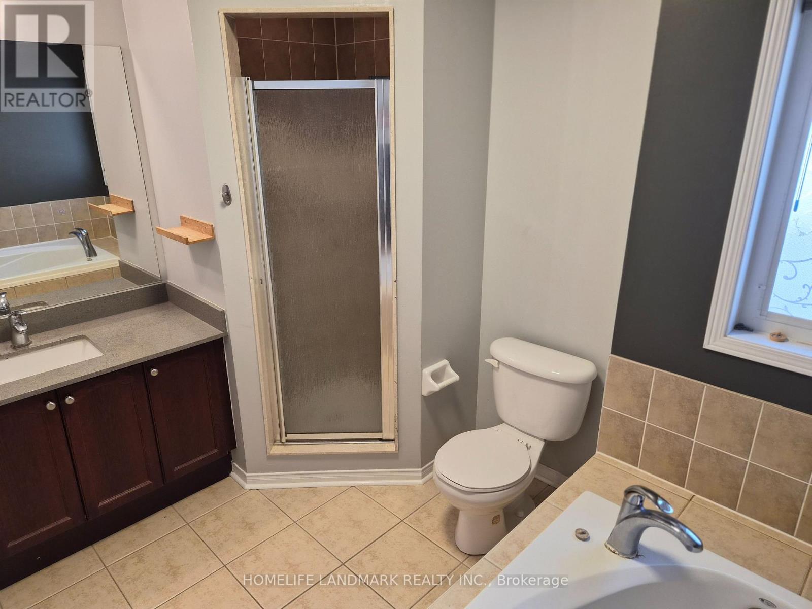 Photo 17 of 63 Delray Drive, Markham ON