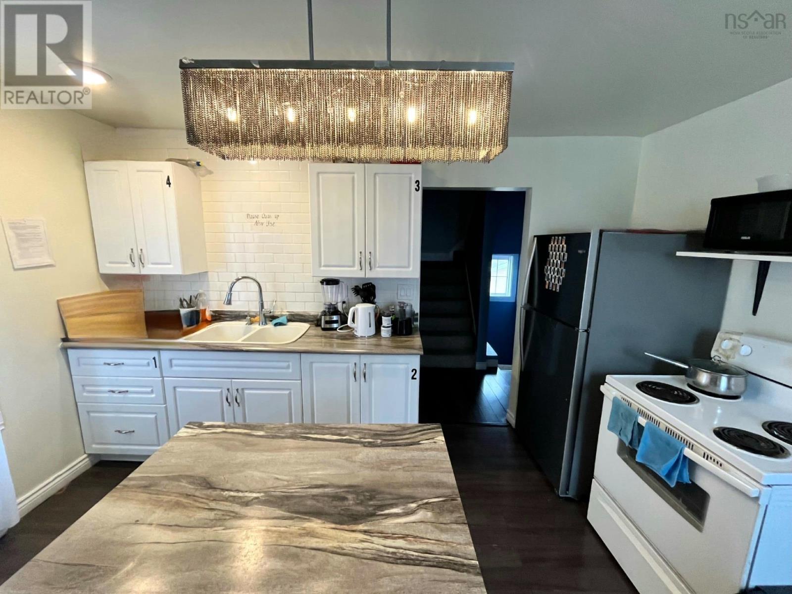 Property 5 of 19 of 1491 Victoria Road