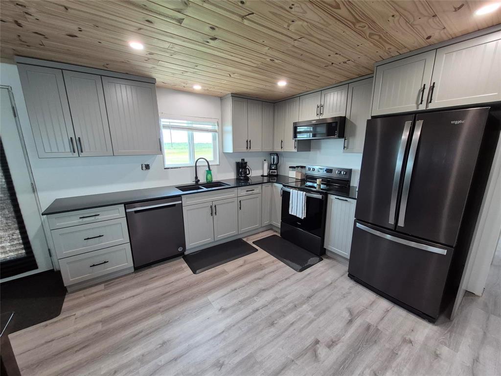 Photo 5 of 42063 41 E Road, Ste Anne MB