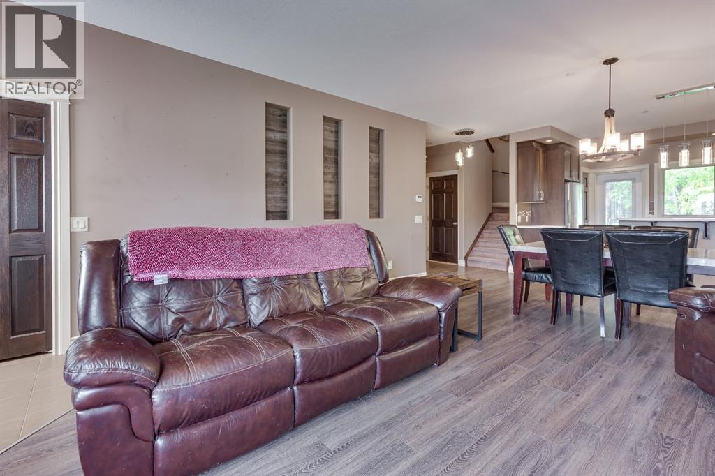 Photo 9 of 812 Stonehaven Drive, Carstairs AB