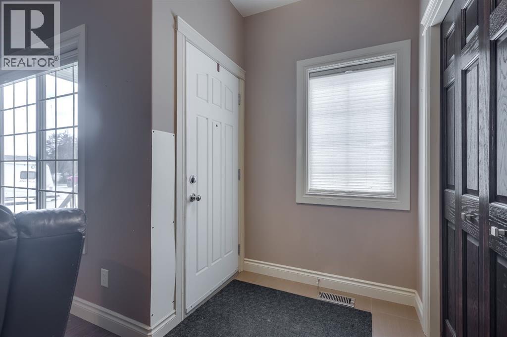 Photo 5 of 812 Stonehaven Drive, Carstairs AB