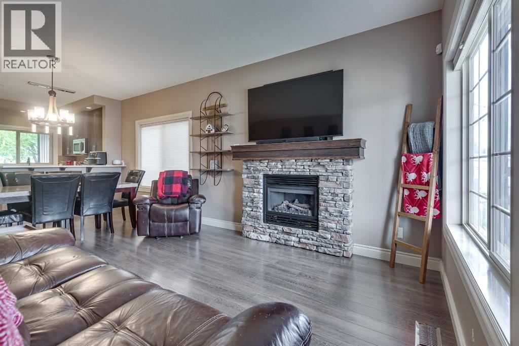 Photo 6 of 812 Stonehaven Drive, Carstairs AB
