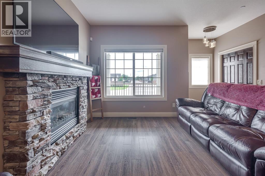 Photo 8 of 812 Stonehaven Drive, Carstairs AB