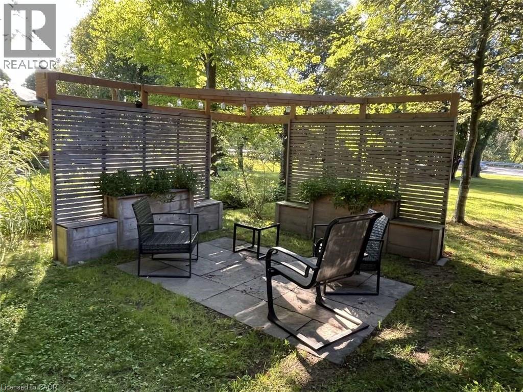 Photo 15 of 915 Governors Road, Dundas ON