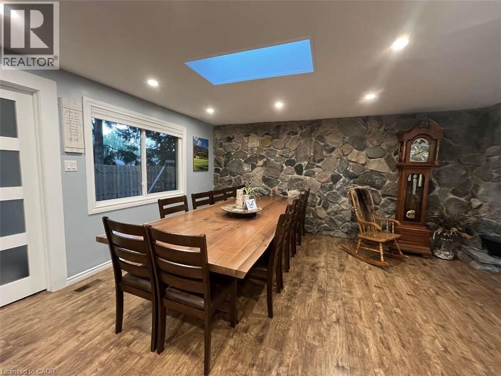 Photo 23 of 915 Governors Road, Dundas ON
