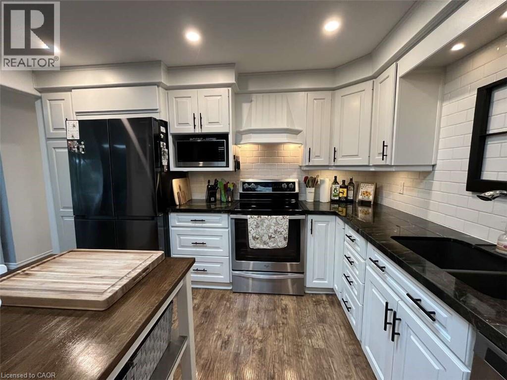 Photo 28 of 915 Governors Road, Dundas ON