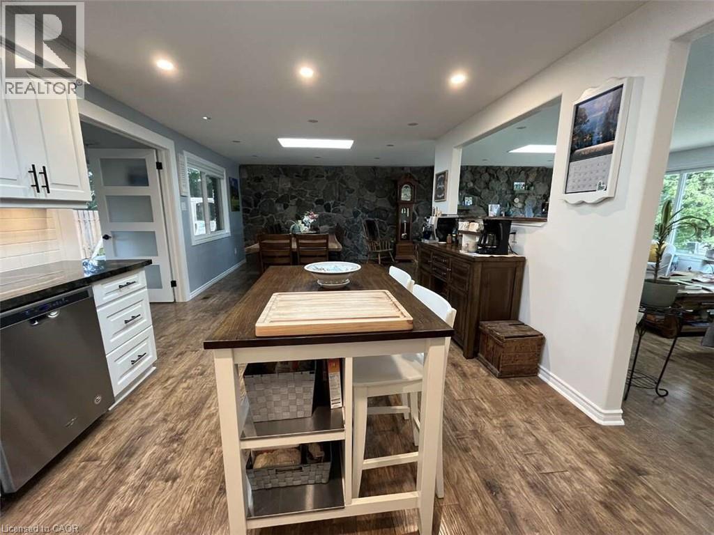 Photo 30 of 915 Governors Road, Dundas ON