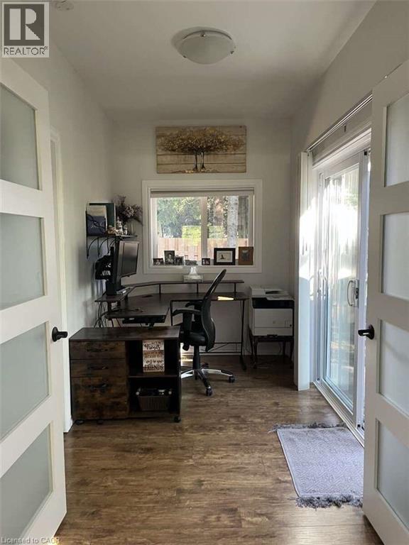 Photo 32 of 915 Governors Road, Dundas ON