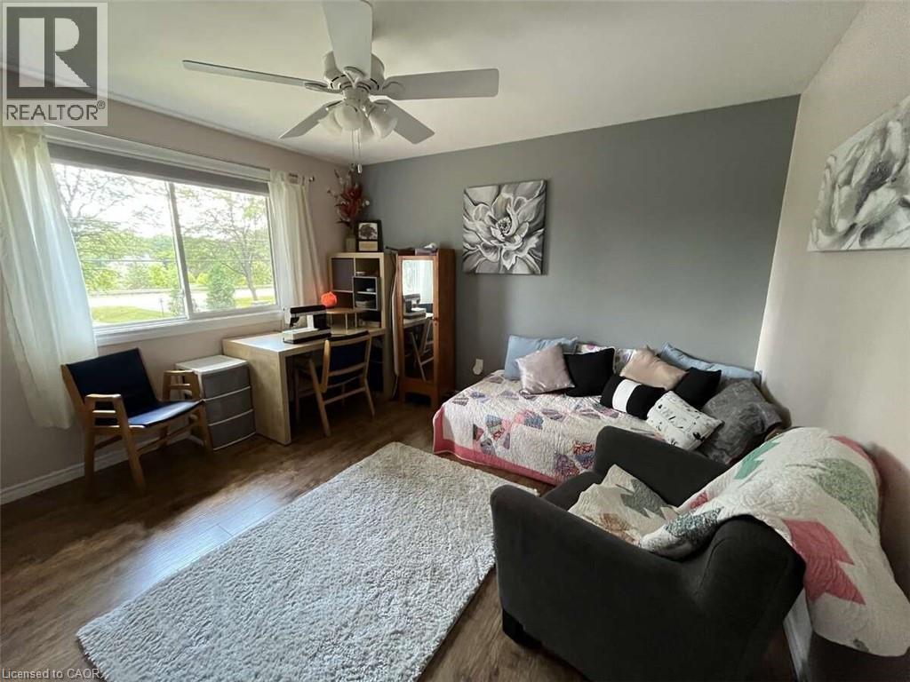 Photo 34 of 915 Governors Road, Dundas ON