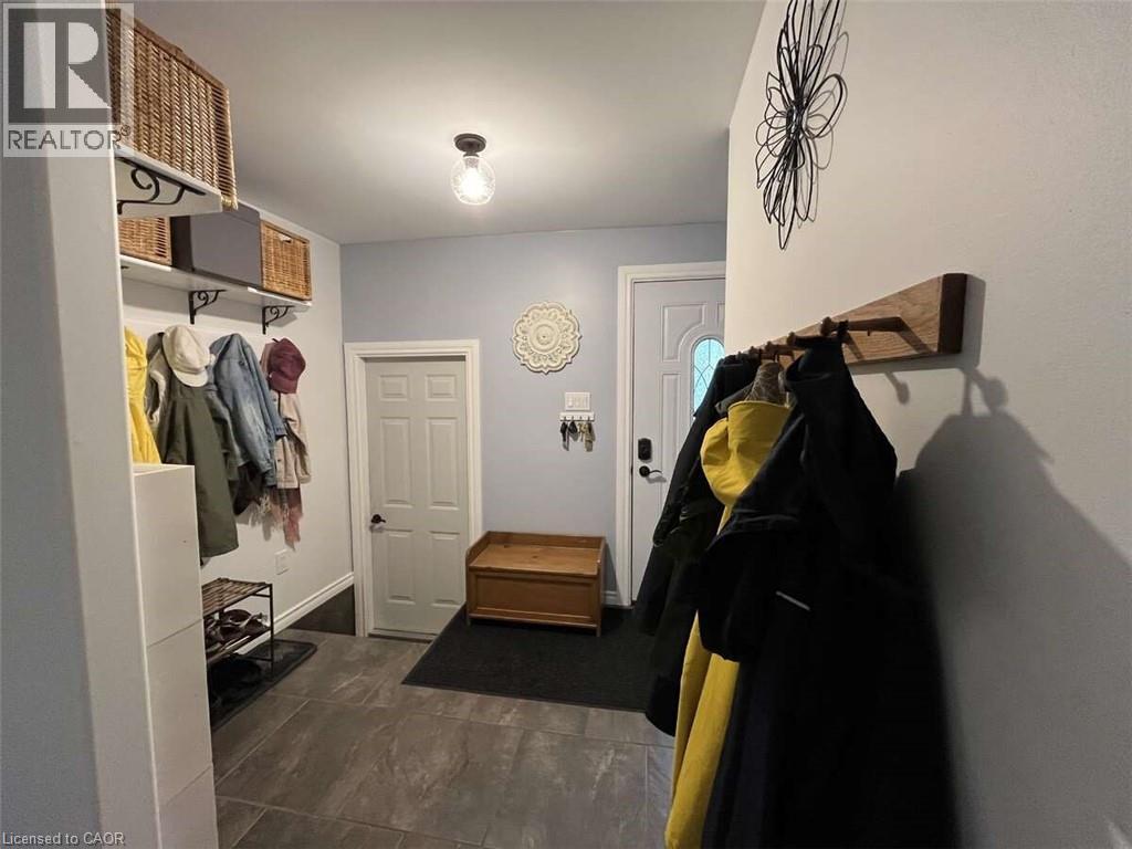 Photo 47 of 915 Governors Road, Dundas ON