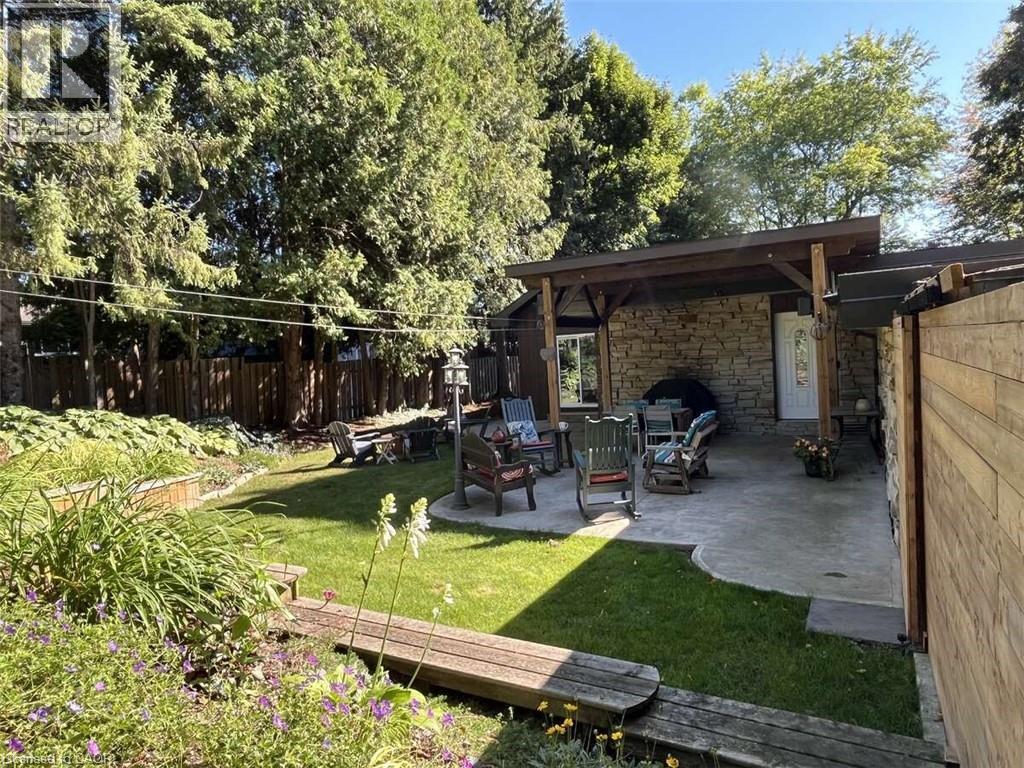 Photo 7 of 915 Governors Road, Dundas ON