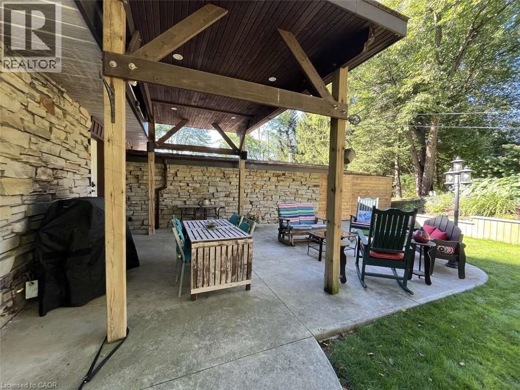 Photo 8 of 915 Governors Road, Dundas ON