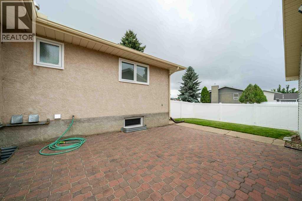 Photo 33 of 83 Stapeford Crescent Se, Medicine Hat AB