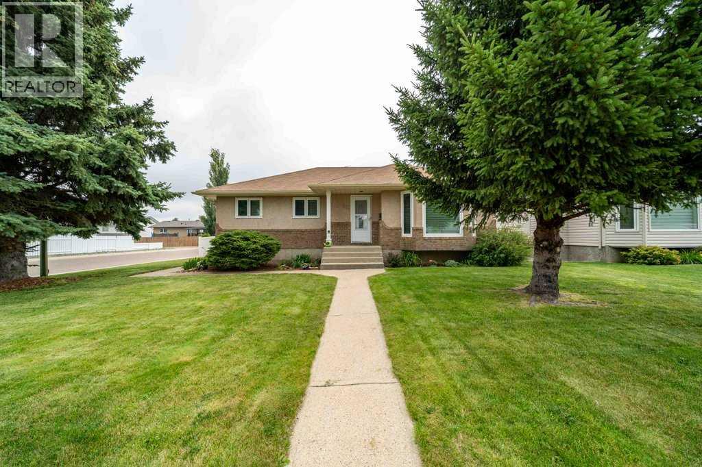 Photo 1 of 83 Stapeford Crescent Se, Medicine Hat AB