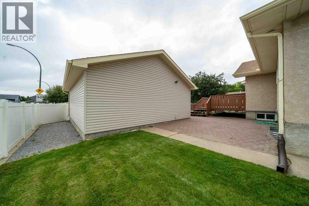 Photo 34 of 83 Stapeford Crescent Se, Medicine Hat AB