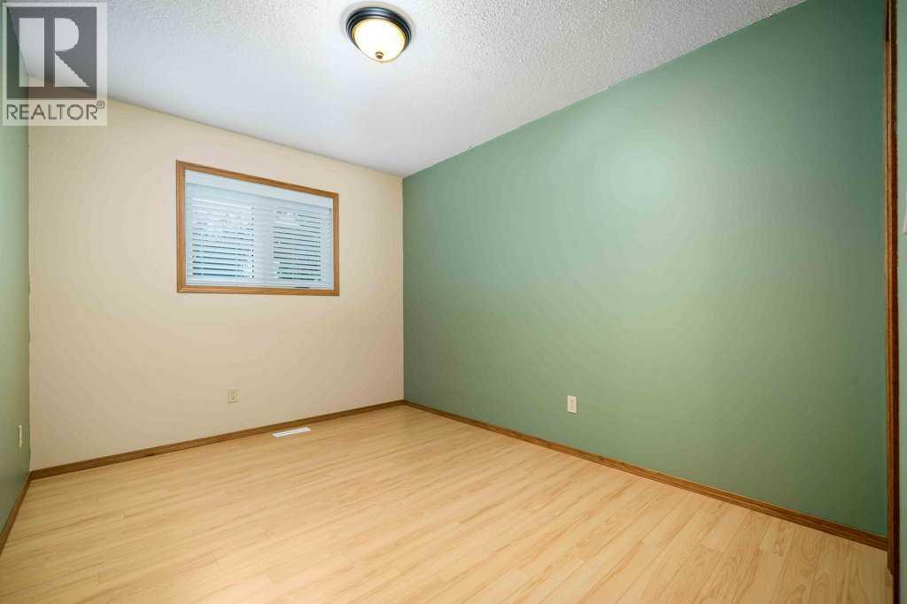 Photo 18 of 83 Stapeford Crescent Se, Medicine Hat AB