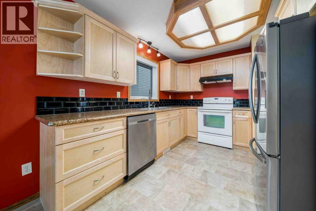 Photo 13 of 83 Stapeford Crescent Se, Medicine Hat AB