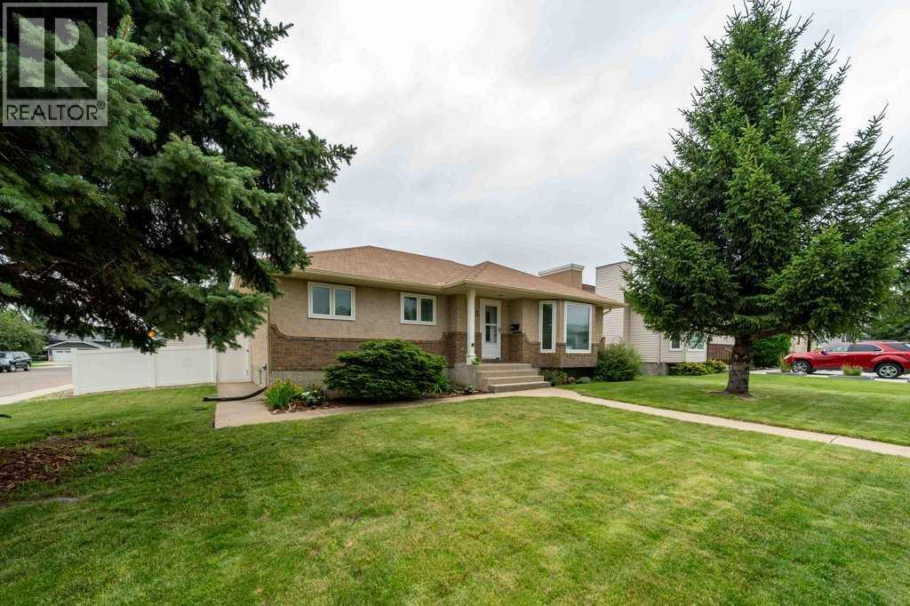 Photo 2 of 83 Stapeford Crescent Se, Medicine Hat AB