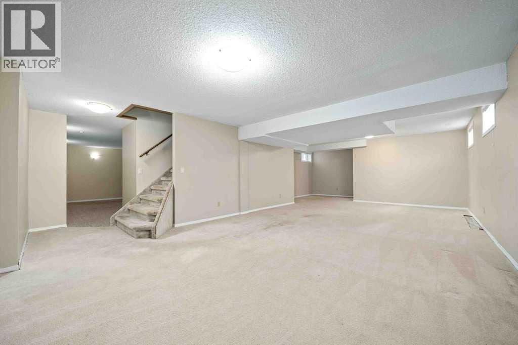Photo 22 of 83 Stapeford Crescent Se, Medicine Hat AB