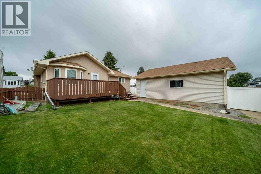 Photo 37 of 83 Stapeford Crescent Se, Medicine Hat AB