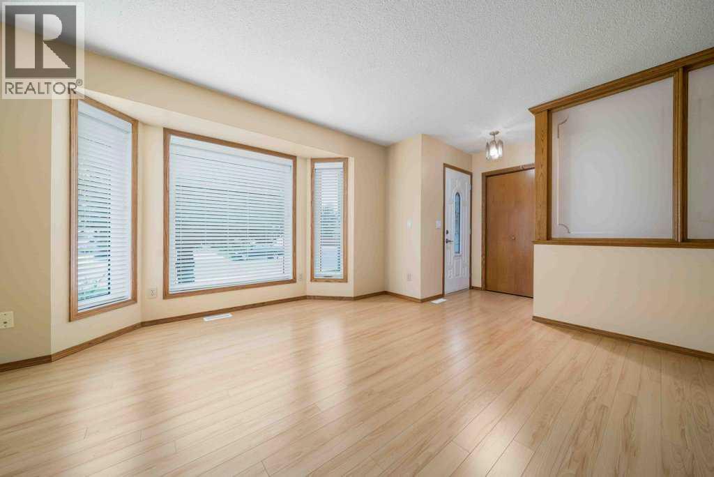 Photo 6 of 83 Stapeford Crescent Se, Medicine Hat AB