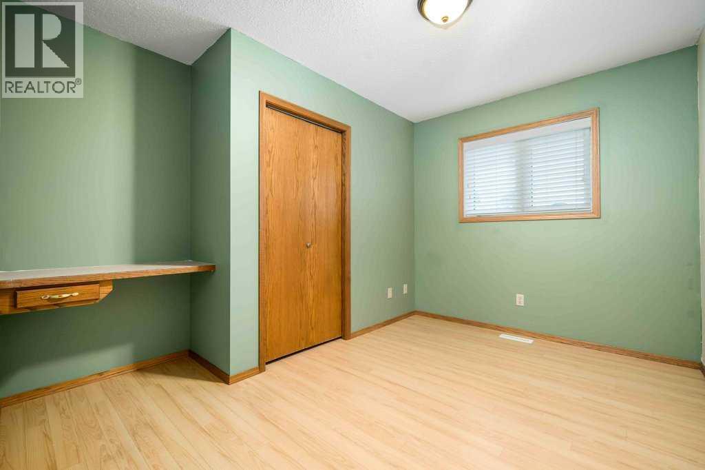 Photo 17 of 83 Stapeford Crescent Se, Medicine Hat AB