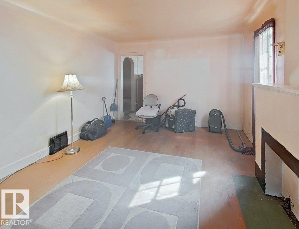 11345 93 ST NW, Edmonton