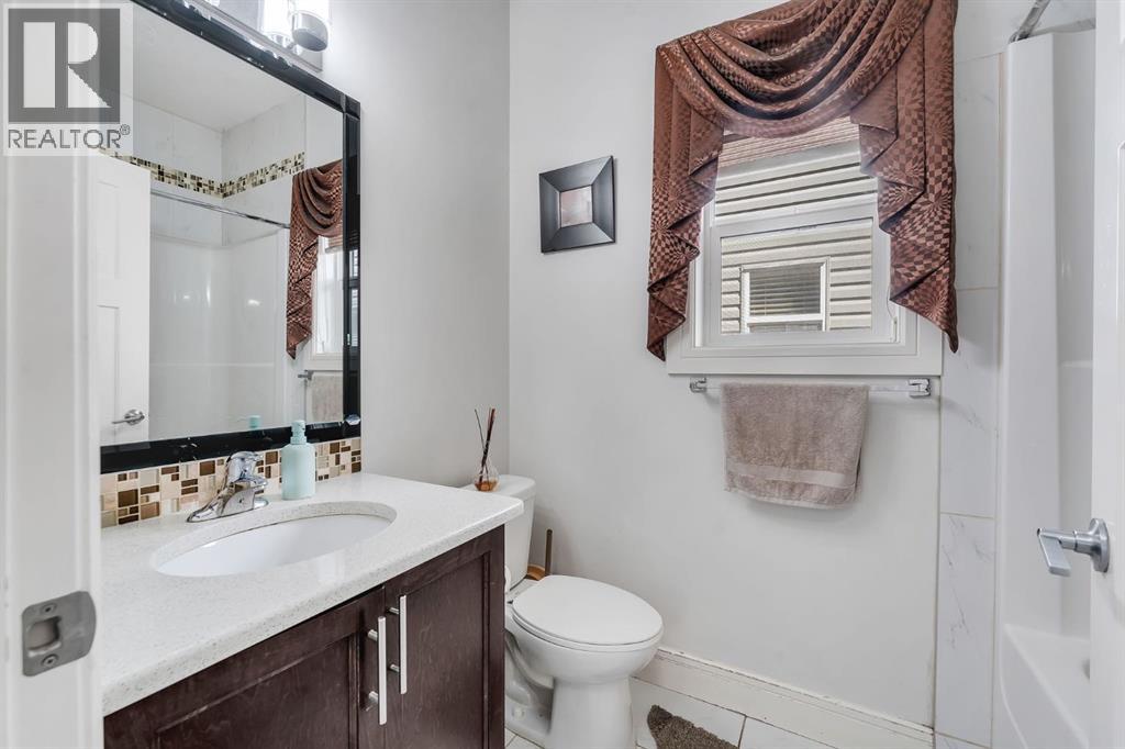 Photo 5 of 129 Saddlelake Grove, Calgary AB