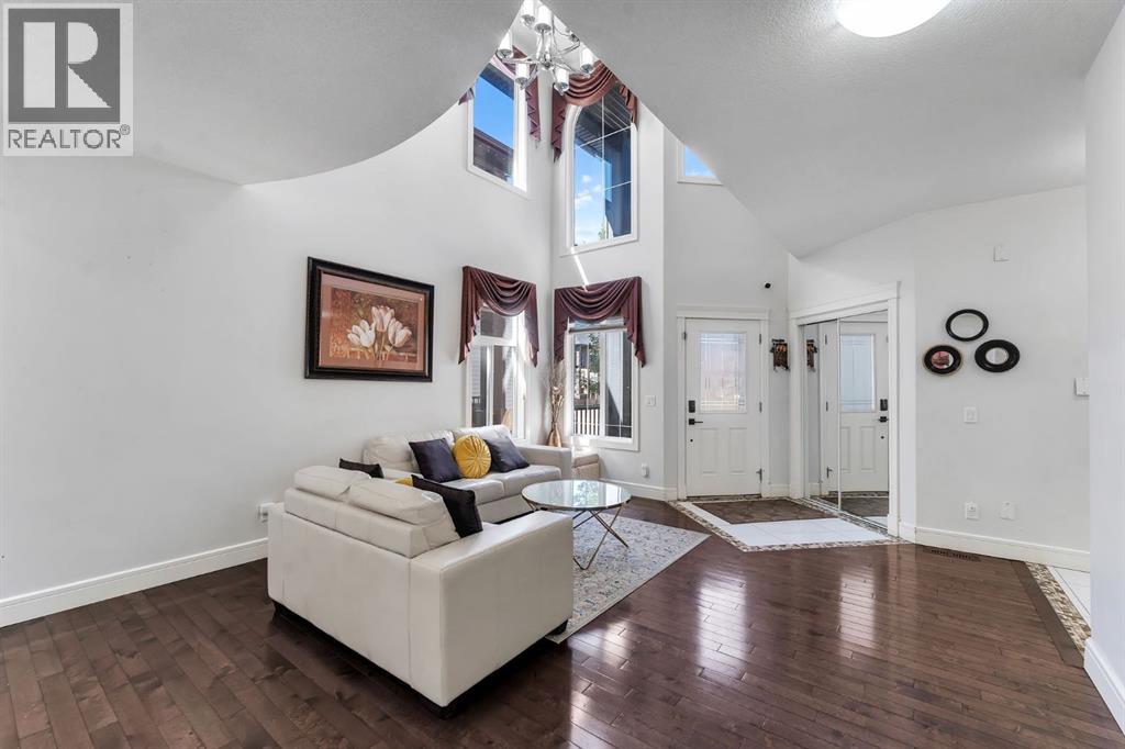 Photo 6 of 129 Saddlelake Grove, Calgary AB