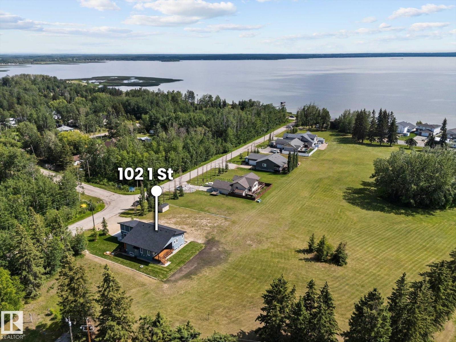 Photo 2 of 102 1 Street Yellowstone, Rural Lac Ste Anne County AB
