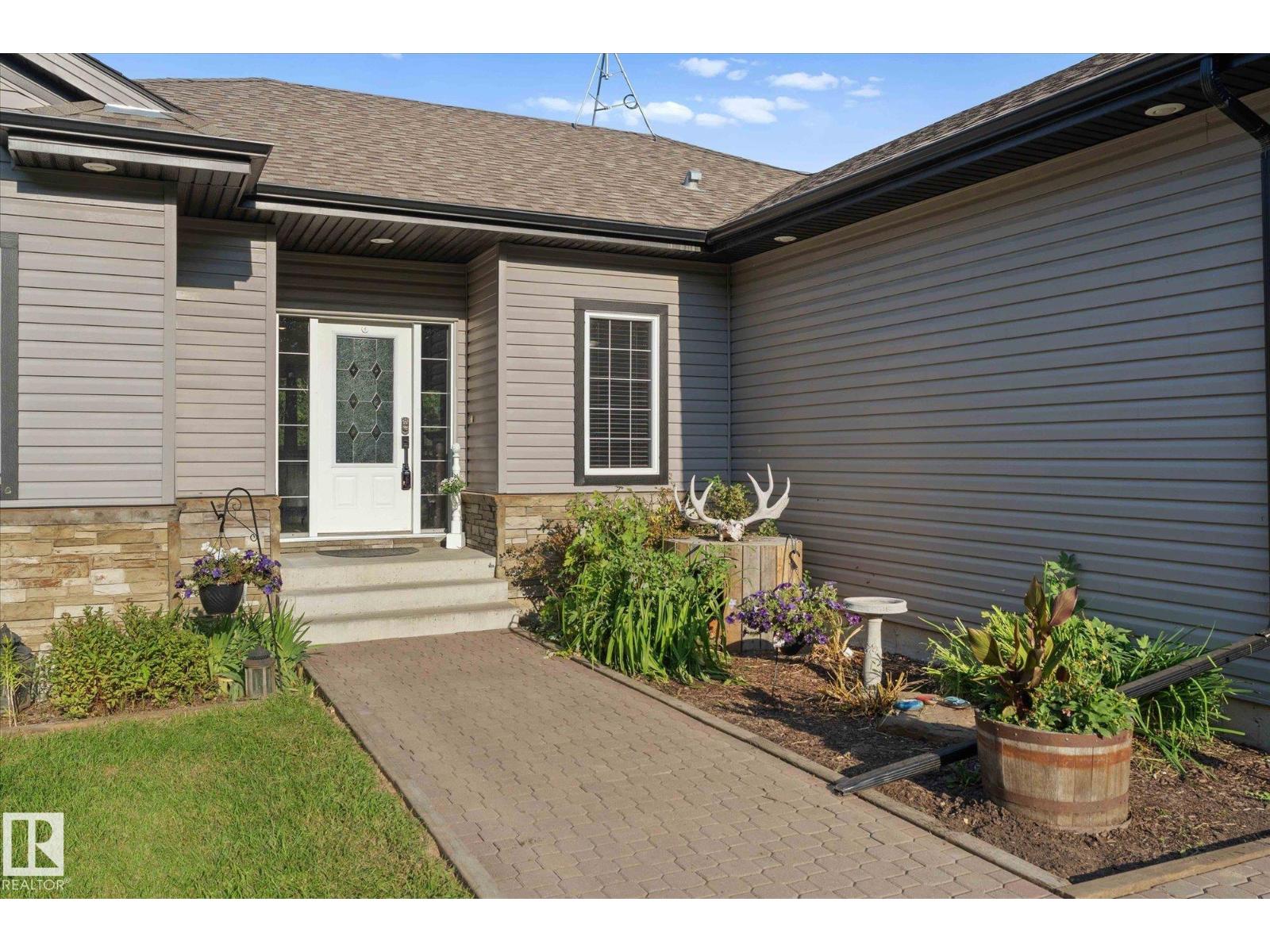 Photo 2 of 14 50529 Rge Road 21, Rural Parkland County AB