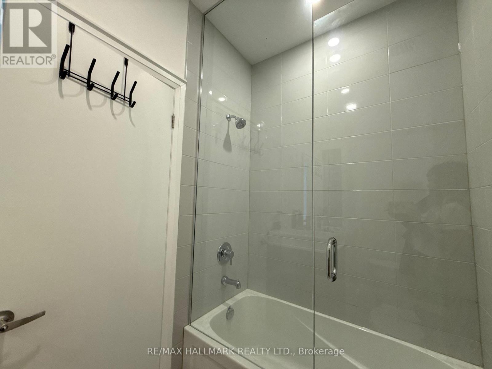 Photo 10 of 14 Persica Street, Richmond Hill ON