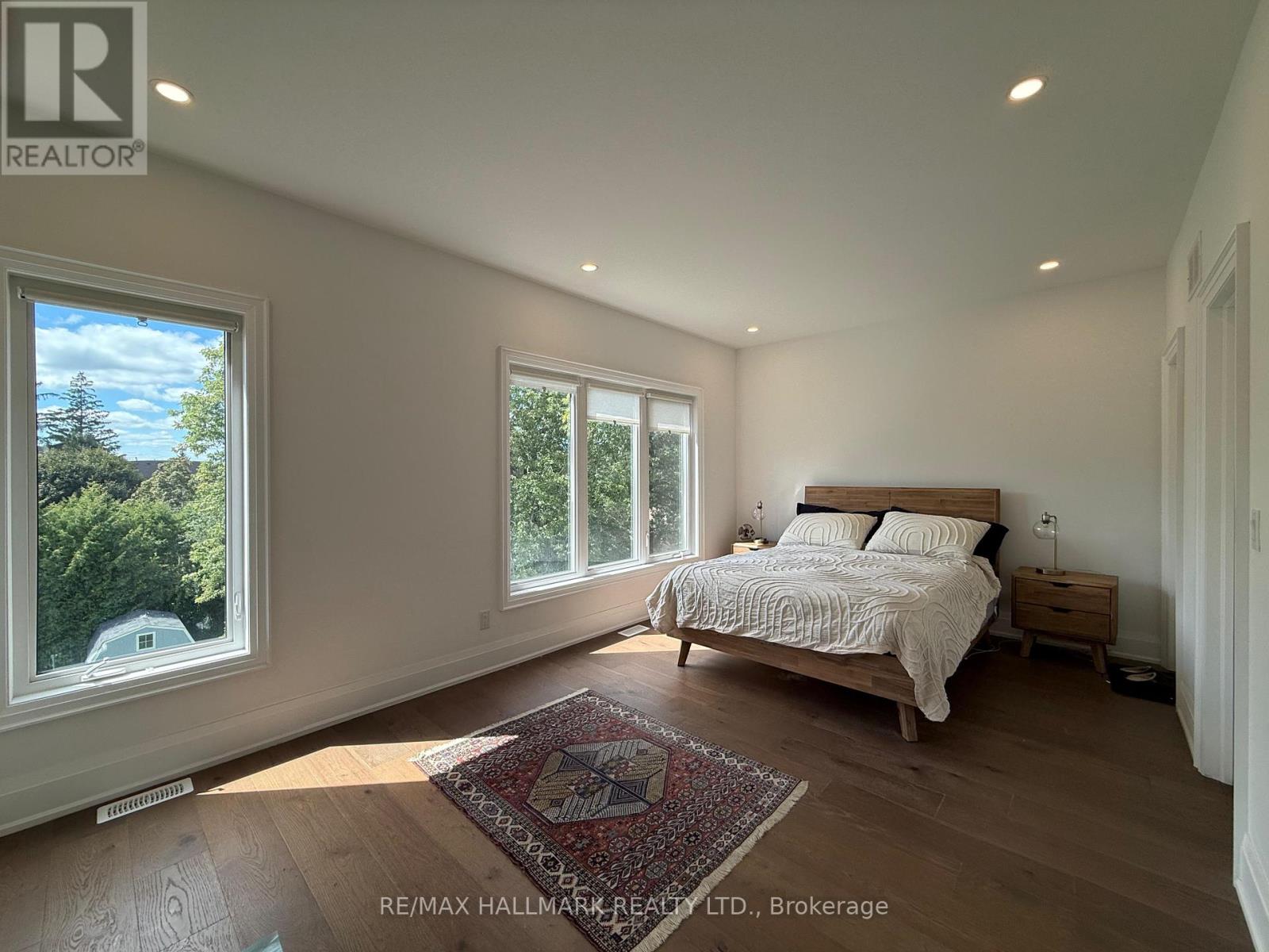 Photo 11 of 14 Persica Street, Richmond Hill ON