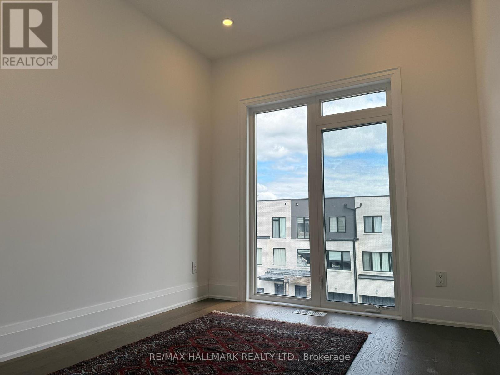 Photo 12 of 14 Persica Street, Richmond Hill ON