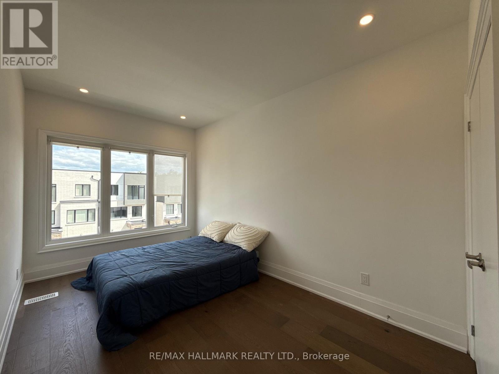 Photo 16 of 14 Persica Street, Richmond Hill ON