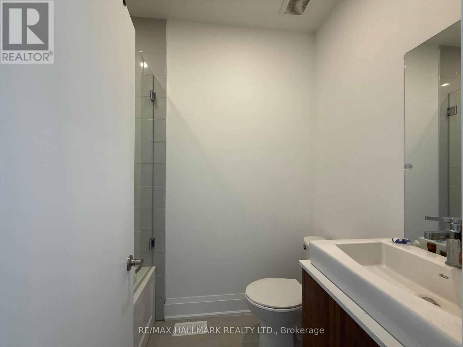 Photo 9 of 14 Persica Street, Richmond Hill ON
