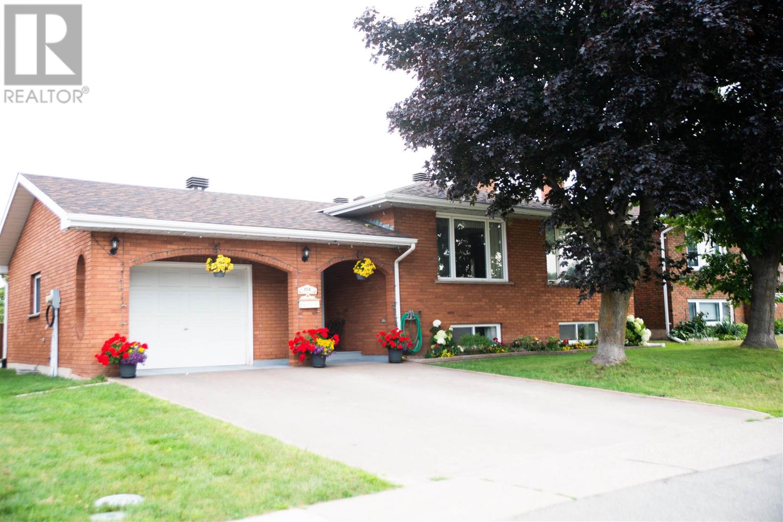 Photo 1 of 106 Johnson Ave, Sault Ste Marie ON