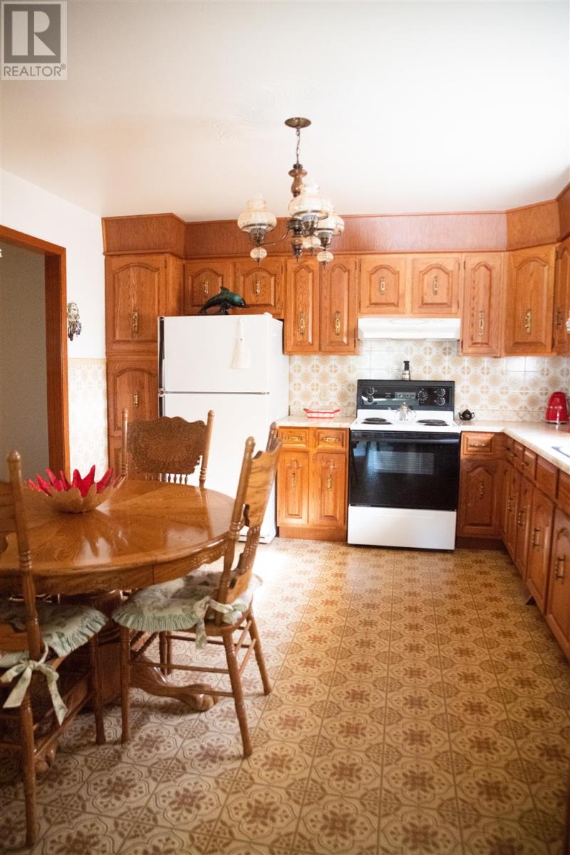 Photo 17 of 106 Johnson Ave, Sault Ste Marie ON