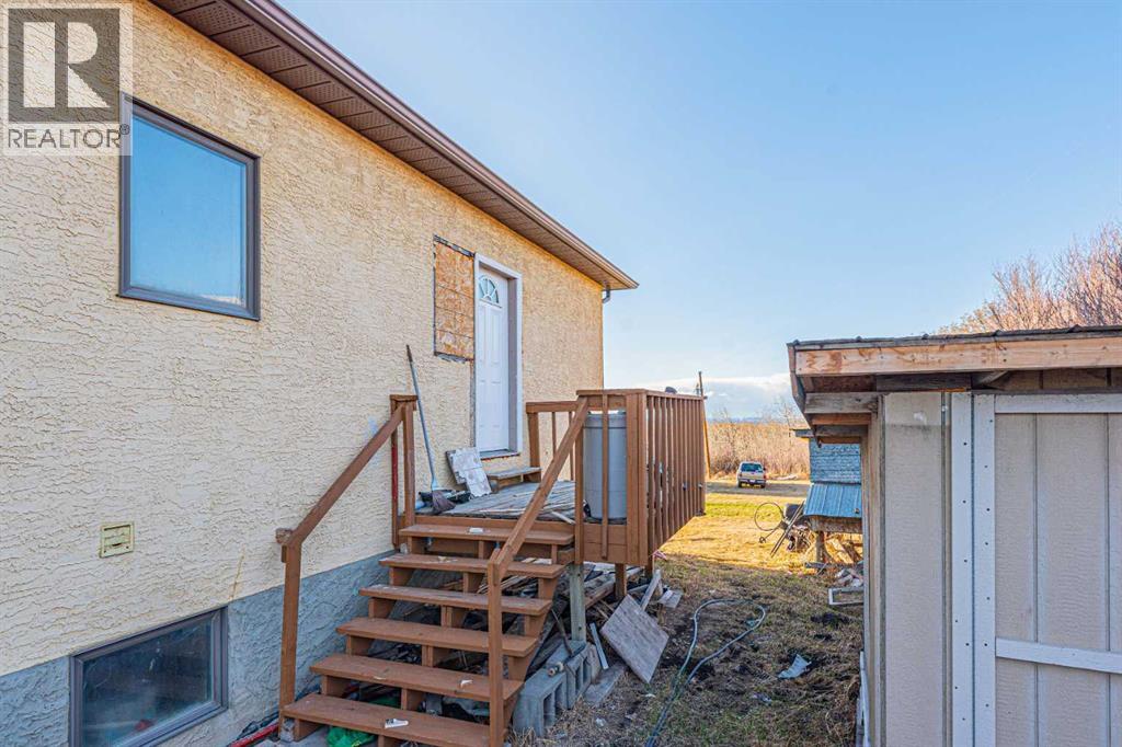 Photo 12 of 266110 1014 Drive E, Rural Foothills County AB