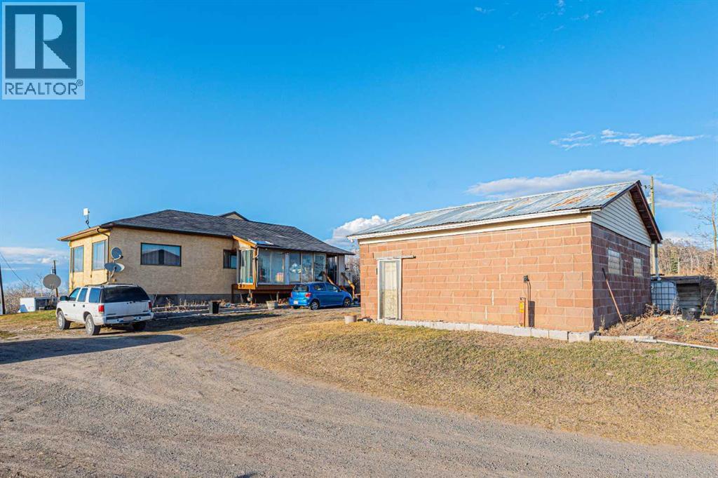 Photo 2 of 266110 1014 Drive E, Rural Foothills County AB