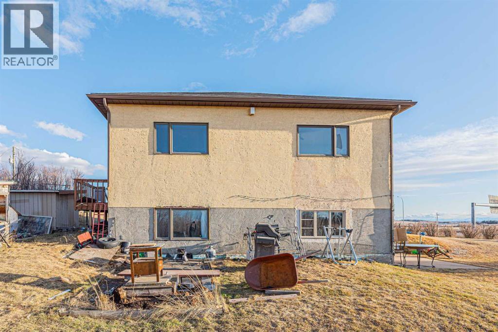 Photo 7 of 266110 1014 Drive E, Rural Foothills County AB