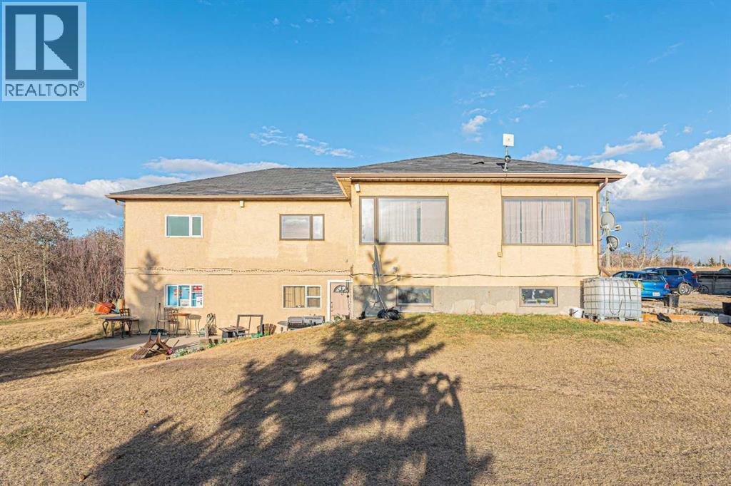 Photo 4 of 266110 1014 Drive E, Rural Foothills County AB