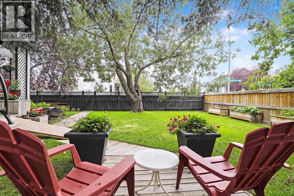 Photo 5 of 25 Country Hills Gate Nw, Calgary AB