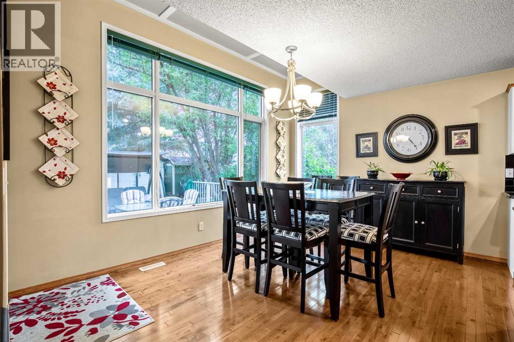 Photo 7 of 25 Country Hills Gate Nw, Calgary AB