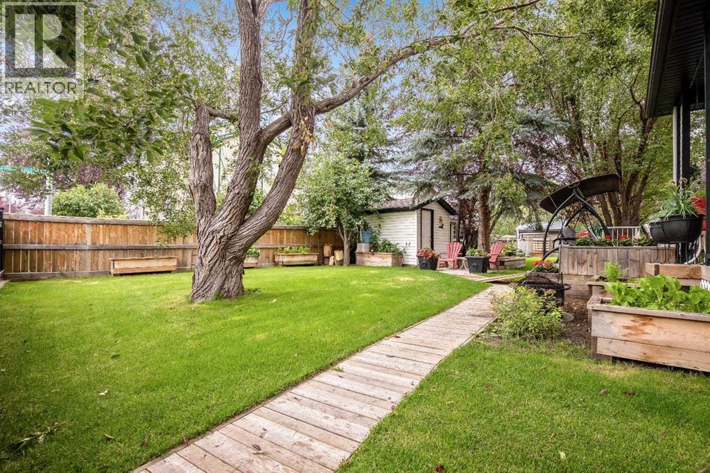Photo 37 of 25 Country Hills Gate Nw, Calgary AB