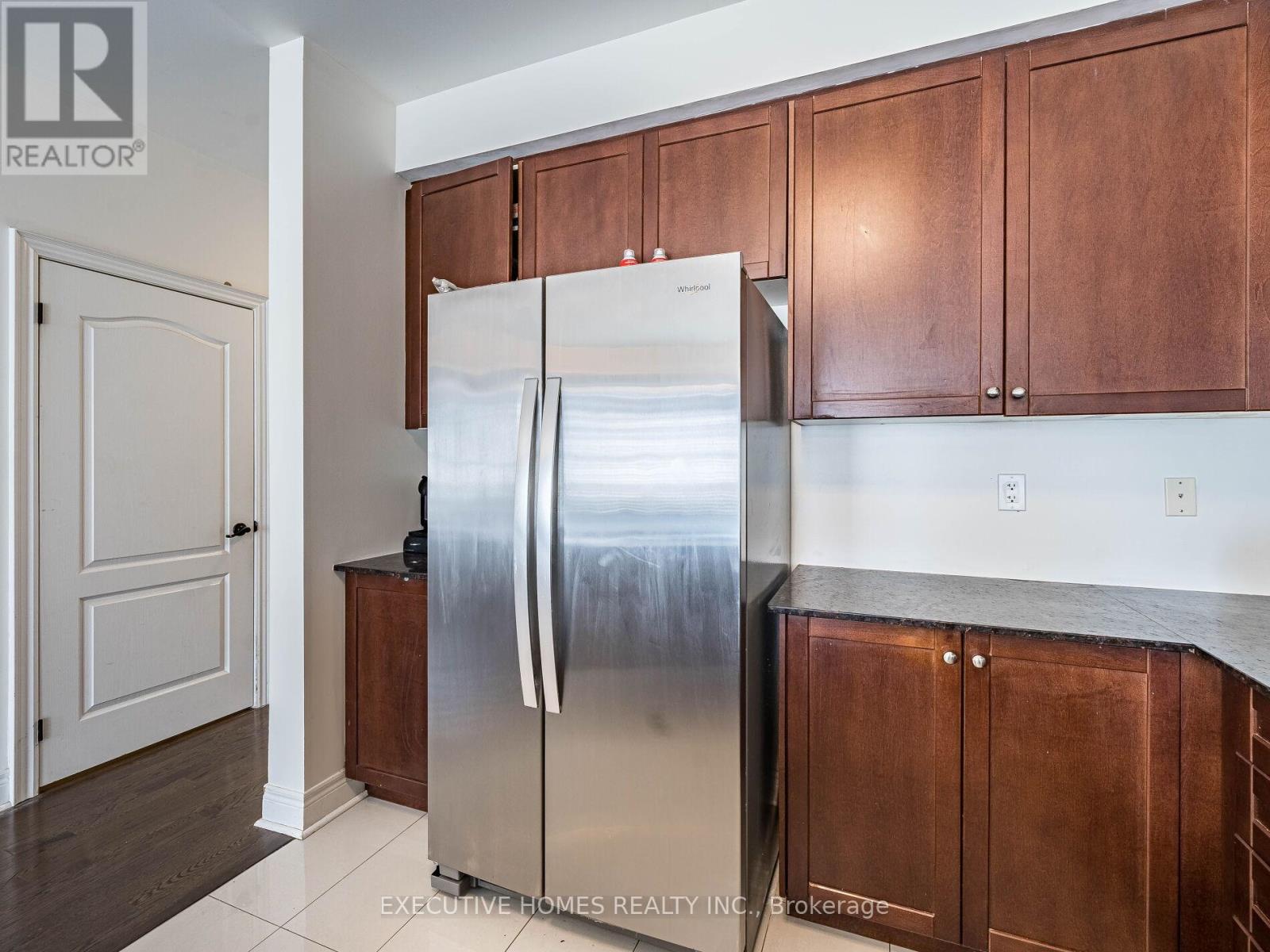 Photo 14 of 15 Lowther Avenue, Richmond Hill ON